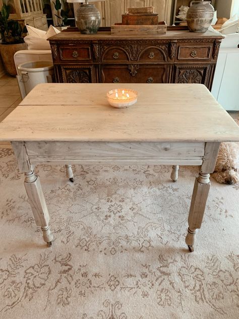 Bleached Table Top, Bleached Dining Table, Bleached Ends, Old Tables, Clorox Bleach, Vintage Porch, Painting Furniture, Oak Table, Furniture Inspiration