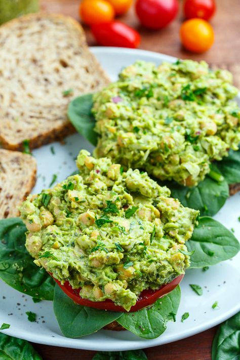 Pesto Smashed Chickpea and Avocado Sandwich Poolside Sandwiches, School Sandwich, Bean Sandwich, Chickpea And Avocado, Avocado Sandwiches, Avocado Sandwich Recipes, Smashed Chickpea, Fresh Basil Pesto, Bean Salads