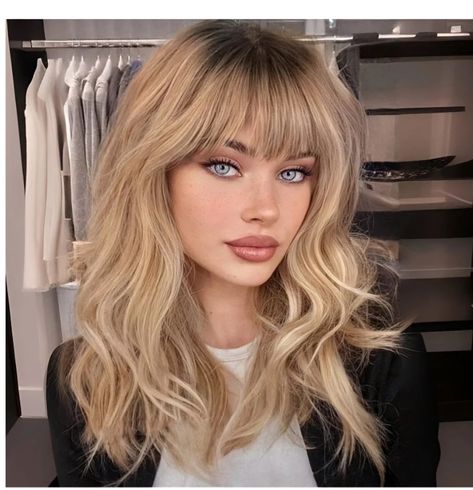 Straight Hair Short, Blonde Wig With Bangs, Wavy Bob Wig, Shoulder Length Curly Hair, Bob Wig With Bangs, Ombre Blond, Blonde Bangs, Blonde Hair With Bangs, Bob Hairstyles With Bangs