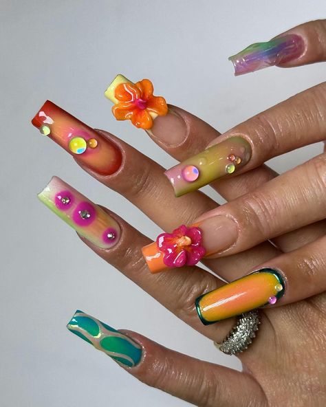 Maximalist Nails Square, Y2k Hawaiian Nails, Tropical Acrylic Nails, Hibiscus Flower Nails Y2k, Square Nails Long, Hibiscus Flower Nails 2000s, Dominican Nails, Early 2000s Flower Nails, Sculpted Nails