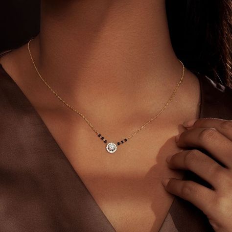 Mangalsutra Designs Aesthetic, Classy Mangalsutra Designs, Caratlane Diamond Mangalsutra, Simple Modern Mangalsutra, One Diamond Mangalsutra, Trendy Mangalsutra Designs Diamond, New Design Mangalsutra Gold, Caratlane Jewellery Mangalsutra, Solitaire Mangalsutra Designs