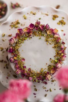 Persian Love Cake Wedding, Rose Petal Cake Decoration, Edible Flowers Cake Decorating, Cake With Dried Flowers, Edible Flower Cake, Cake With Pink Flowers, Basa Fish Recipes, Rose Petal Cake, Love Cake Recipe