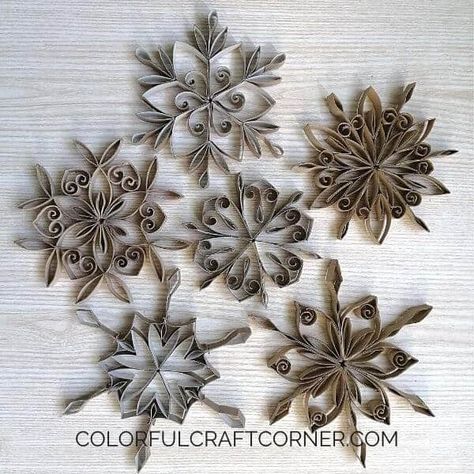 Crafts Made With Toilet Paper Rolls, Vika Papper Jul, Toilet Roll Art, Toilet Paper Roll Wall Art, Paper Roll Art, Toilet Paper Art, Toilet Paper Roll Art, How To Make Snowflakes, Rolled Paper Art