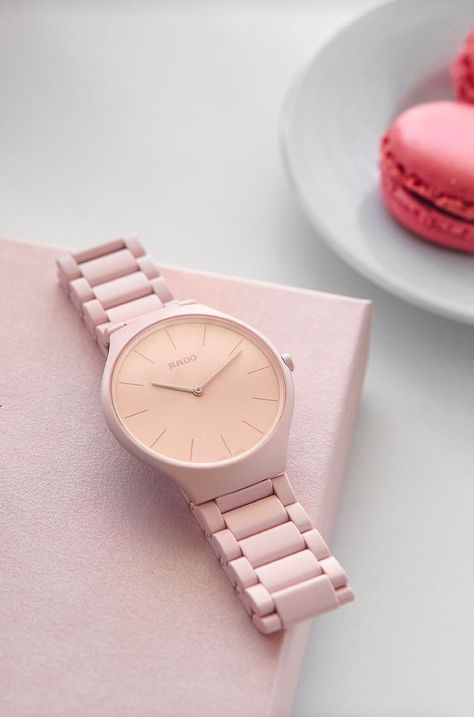 Trendy Watches Women, Trendy Watches Women Fashion, Elegant Watches Women, Rado Watch, Watches Women Simple, Pretty Watches, Fossil Watches Women, Trendy Watches, Fancy Watches