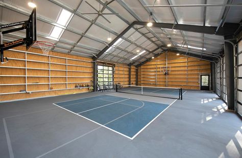 Barn Gym, Metal Shop Houses, Barndominium With Shop, Affordable Barndominium, Barndominium House Plans, Indoor Sports Court, Home Basketball Court, Shop Houses, Barndominium House