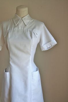 Doctors, 1940s and Dentists on Pinterest Vintage Waitress, Octopus Heart, Christine Keeler, Nurse Dress, Blouse Nylon, Nursing Fashion, Vintage Nurse, Nurse Costume, Cocktail Dress Vintage