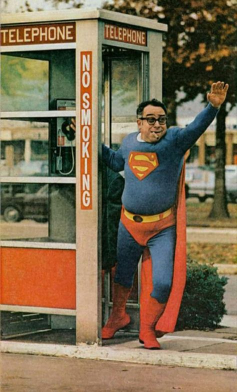 60s Photography, Phone Booth, Clark Kent, Charlie Chaplin, Man Humor, Old Photos, Make Me Smile, Superman, A Man