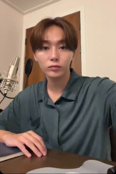 231005 #seungkwan weverse live “bboostella🥐” Seungkwan Weverse, Boo Seungkwan, Pledis Entertainment, Seventeen, Boy Groups, Acting, Hip Hop, The Unit