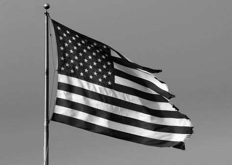 Although in black and white, the flag of the United States of America is a true iconic symbol.  It is recognized by most people in the world. American Flag Black And White, Black And White Flag, Android Wallpaper Dark, Independance Day, Sea To Shining Sea, Wallpaper Dark, Elements Of Design, Black And White Aesthetic, The Flag