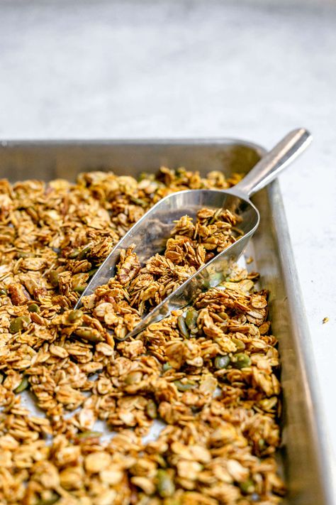 Spicy Granola Recipe, Sweet Granola Recipe, Spicy Granola, Snack Plant, Coconut Granola Recipe, Honey Granola, Vegan Granola, Wfpb Recipes, Spicy Honey