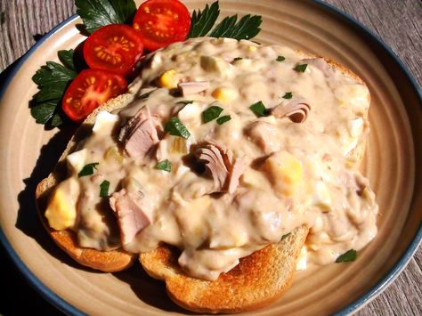 Mom's creamed tuna on toast was her go-to meal on a busy day. Boil a couple of eggs, open a few cans, toast some bread and, "Viola!" dinner is served. To me, it's comfort food that I enjoy to this day. I think of Mom every time I make it. Tuna Ala King Recipe, Creamed Tuna On Toast, Tuna On Toast, Creamed Tuna, Ala King, Tuna Melt Recipe, Mushroom Soup Recipes, Easy Cream, Tuna Recipes