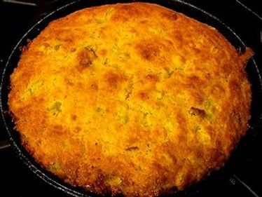 Easy Mexican Cornbread, Mexican Cornbread Casserole Recipe, Cornbread Southern, Mexican Cornbread Recipe, Mexican Cornbread Casserole, Cornbread Casserole Recipe, Mexican Cornbread, Recipe Mexican, Southern Cornbread