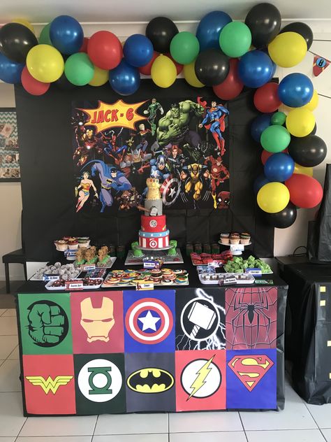 Avengers Party Table, Avengers Backdrop, Marvel Balloon Garland, Superhero Balloon Garland, Avengers Party Ideas Decoration, Thor Birthday Party, Avengers Birthday Decorations, Avengers Theme Birthday, Marvel Birthday Cake