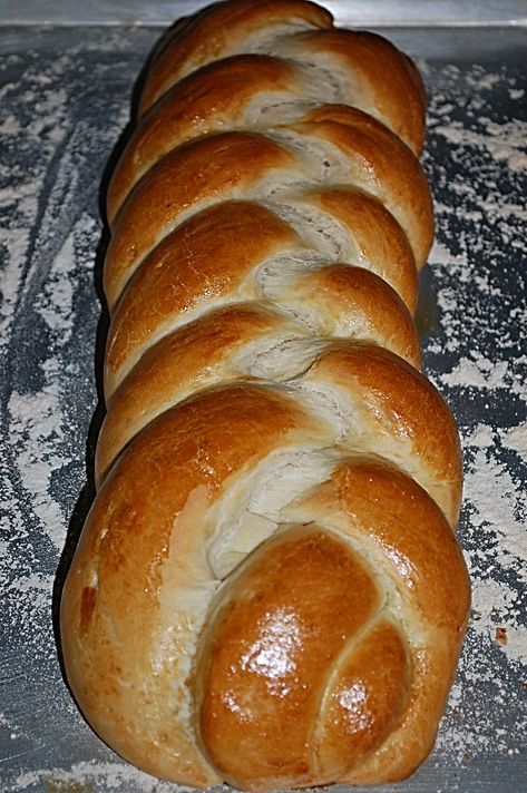 French Breads, Bread Twists, Stuffed Bread, Bread Sticks Recipe, Bread Puddings, Braided Bread, Twisted Recipes, Italian Sauce, Breakfast Bread