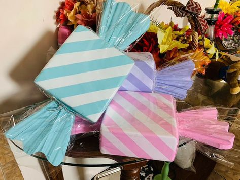 Theme Quinceanera, Candyland Party Decorations, Candy Props, Quinceanera Theme, Candy Decorations Diy, Candy Decor, Candy Themed Party, Candy Land Birthday Party, Candy Birthday Party