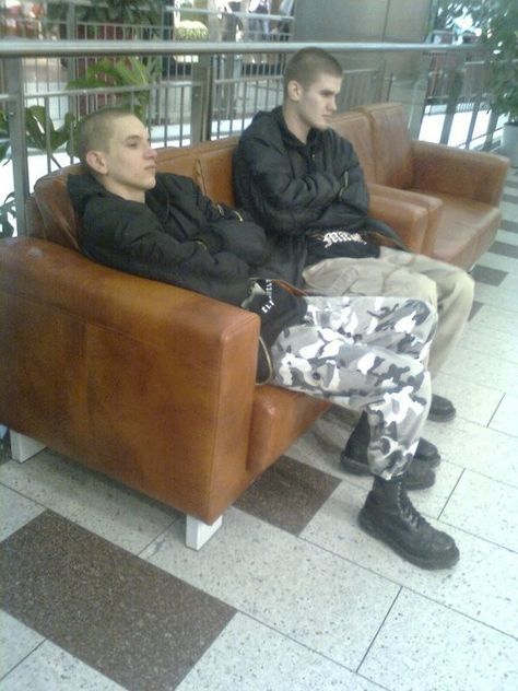 Gopnik Aesthetic, Skinhead Aesthetic, Skin Heads, Bald Boy, Skins Aesthetic, Skinhead Boots, Skinhead Fashion, Edgy Aesthetic, Masked Man