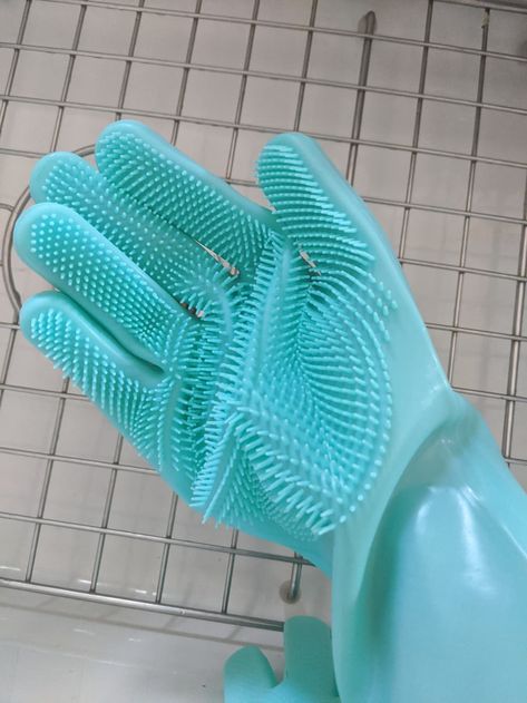 dishwashing gloves Dish Gloves, Dishwashing Gloves, Cleaning Gloves, Lunch Appetizers, Grilling Tips, Dirty Dishes, Holiday Gift Guide, Gloves, Something To Do