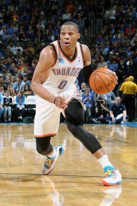 Action Pose Reference, Male Pose Reference, Okc Thunder, Basketball Photography, 남자 몸, Figure Reference, Anatomy Poses, Human Reference, Russell Westbrook