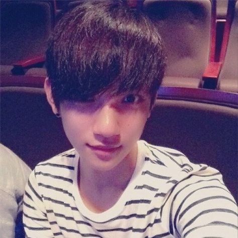 Joshua Seventeen Hong Jisoo, Joshua Seventeen, Joshua Hong, Mon Cheri, Cute Memes, Kpop Funny, Old Pictures, Pretty Quotes, Reaction Pictures