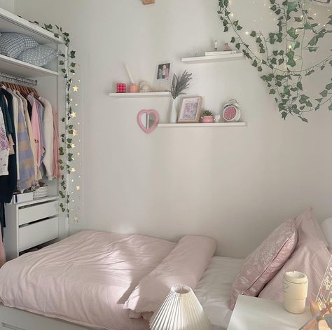 Adult Room Decor, Cute Mirrors, Girly Room Decor, Soft Girl Aesthetic, Soft Girl, Aesthetic Room, Decor Home, Room Decor, Bedroom