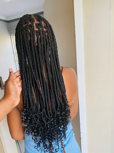 Braids Curls At End Of Braids, Medium Box Braids With Curls At The End, Box Braids With Curls At End, Box Braids Curled At The End, Knottles Goddess Braids, Spiraled Ends Braids, Curled End Braids, Box Braid Curls, Knowles’s Braids With Curls Hairstyles