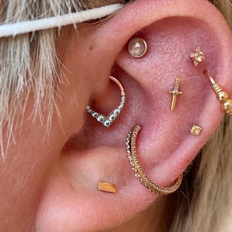 Silver Ear Piercings, Ear Curation Ideas, Heart Daith, How To Remove Blackheads, Ear Curation, Double Ear Piercings, Daith Earring, To Remove Blackheads, Types Of Ear Piercings