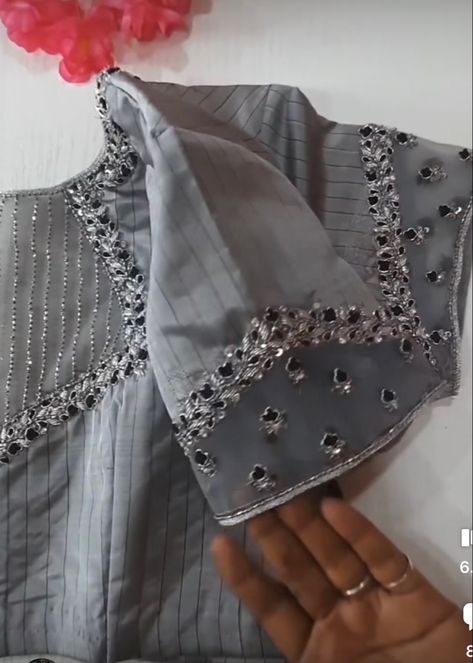 Grey Colour Blouse Designs, Cell Organelles, Netted Blouse Designs, Long Blouse Designs, Latest Bridal Blouse Designs, Net Blouse, Blouse Designs Catalogue, Latest Blouse Designs Pattern, New Saree Blouse Designs