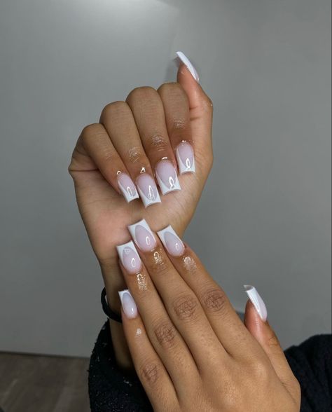 White On White French Nails Short, White On White French Tip, Shaping Swimwear, Acrylic Toe Nails, Glamour Nails, Girly Acrylic Nails, French Tip Acrylic Nails, French Acrylic Nails, Classy Acrylic Nails