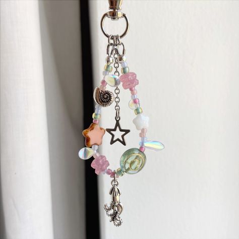 Key Chain Beads, Beads Keychain Ideas, Bead Keychain Diy, Beaded Keychain Diy, Keychains Beaded, Keychains Beads, Keychain Beads, Purse Charms Diy, Beads Keychain