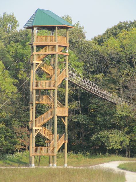 Hocking Hills canopy tours superzip dual zipline tower Backyard Zipline, Ark Builds, Cabin Activities, Zip Line Backyard, High Ropes, Beautiful Tree Houses, Hocking Hills State Park, Lookout Tower, Forest Canopy