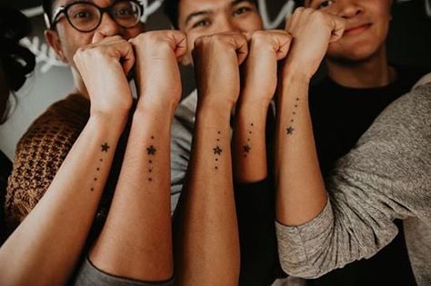 Three Sister Tattoos, Infinity Signs, Sister Tat, Brother Sister Tattoo, Matching Tats, G Tattoo, Headwrap Tutorial, Mommy Tattoos, Dot Tattoos