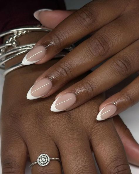 Short French Almond Nails Design, August Nail Ideas Acrylic Short, Nude Nails Short Almond, Nails Inspo Black Women, Wedding Nails Black Women, Short French Tip Nails Almond, Nude Design Nails, Nude Nails Black Women, Nail Knowledge