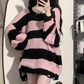 Grunge Egirl, Striped Sweaters, Egirl Style, Striped Knitwear, Pull Rose, Striped Knitted Sweater, Sweaters Women, Look Retro, Loose Knit Sweaters