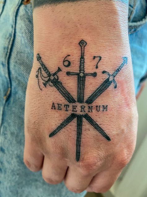 Hand Tattoo three sword style ronoroa zoro aeternum tattoo trend 2023 3 Swords Tattoo, Zoro Swords Tattoo, Three Swords Tattoo Design, Three Swords Tattoo, Crossed Swords Tattoo, Three Of Swords Tattoo, Ronoroa Zoro, Alex Tattoo, Boys Tattoo