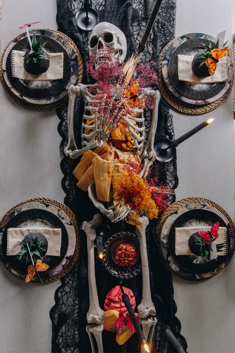 Dia De Los Muertos Party Ideas, Dia De Los Muertos Decorations Ideas, Day Of The Dead Party, Mexican Holiday, Event Centerpiece, Vibrant Flowers, Halloween Party Themes, Pretty Decor, Outdoor Flags