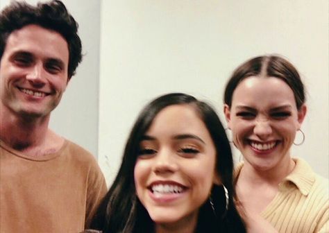 Victoria Pedretti Fans on Instagram: “So cute❣ 📷@younetflix behind the scenes photo shared by @jennaortega” Robin Scherbatsky, Victoria Pedretti, Seth Macfarlane, Penn Badgley, Casting Pics, Scene Photo, Netflix Series, Jenna Ortega, Series Movies