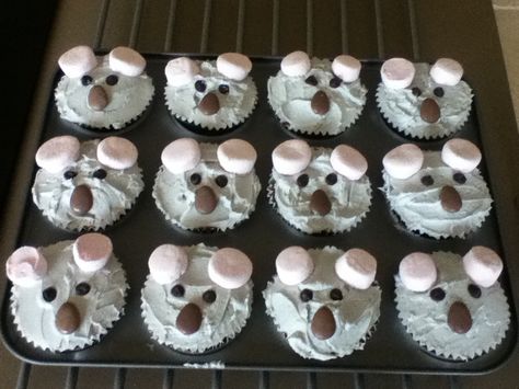 Really easy and simple but cute koala cupcakes  :) Koala Cupcakes For Kids, Koala Cakes, Koala Cupcakes, Koala Party, Koala Birthday, Christmas In Australia, Kid Cupcakes, Animal Party Theme, Animal Cupcakes