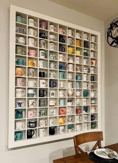 Coffee Mug Display Cabinet, Mug Storage Ideas Display, Starbucks Mug Display Ideas, Coffee Cup Display Ideas, Mug Wall Display, Mug Display Ideas, Display Mugs, Mug Collection Display, Cubby Wall