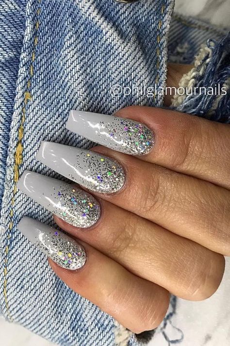 Gray Ombre Nails, Gray Nail Art, Silver Acrylic Nails, Gray Nail, Grey Acrylic Nails, Prom Nails Silver, Grey Nails, Grey Nail Designs, Gray Ombre