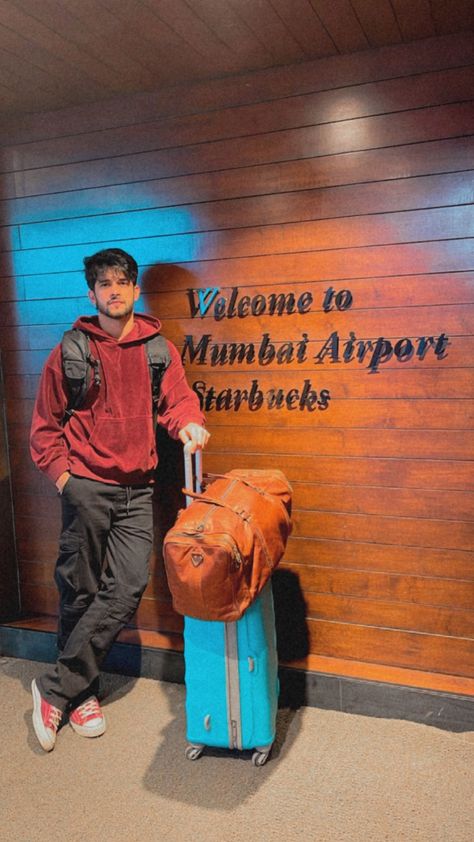 Amardeep Phogat, Airforce 1 Outfit, Creative Snapchats, Mens Photoshoot, Mumbai Airport, Mens Photoshoot Poses, Airport Photos, Airport Look, Insta Post