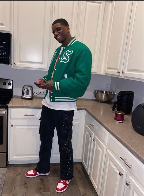 Dwayne Bacon Outfits, Dwayne Bacon, Street Casual Men, Men With Style, Wattpad Characters, Inspo Photoshoot, Varsity Jacket Outfit, Embroidery Clothing, Guys Fits