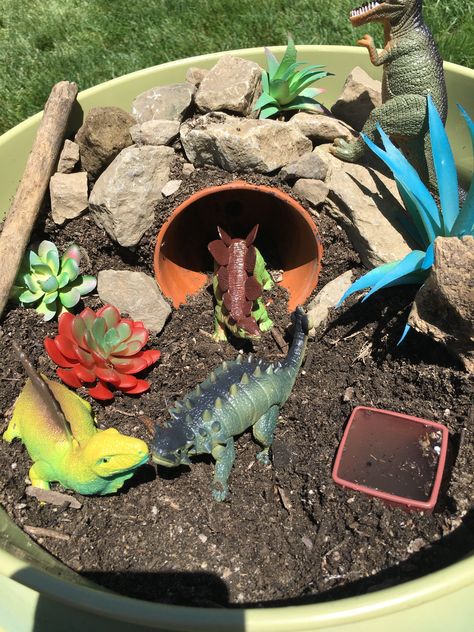 Outdoor Dinosaur Garden, Dinosaur Fairy Garden, Dinosaur Garden Ideas, Dinosaur Play Table, Dino Garden, Kids Garden Play Area, Dinosaur Table, Dinosaur Small World, Dinosaur Garden