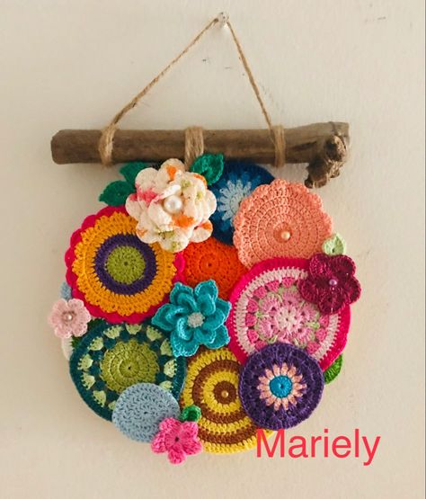 Crochet Pictures Art, Crafts For Senior Citizens, Crochet Art Wall, Crochet Wall Decor, Crochet Wall Hanging, Crochet Wall Art, Gifts Crochet, Beginners Crochet, Crochet Wall Hangings