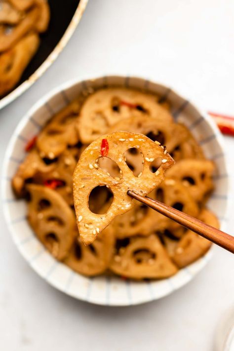 Fried Lotus Root, Lotus Root Recipe, Japanese Side Dish, Root Veggies, Lotus Root, Japanese Cooking, Toasted Sesame Seeds, Cooking Together, East Asian