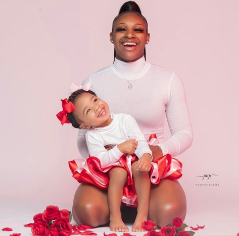 Valentine Photo Shoot Mom And Daughter, Mommy And Daughter Valentine Photo Shoot, Mom And Baby Valentine Pictures, Mommy Daughter Valentine Pictures, Mommy And Me Valentines Day Photo Shoot, Valentines Photoshoot Black Women, Mommy Daughter Photography, Mommy Daughter Photoshoot, Mommy Daughter Pictures