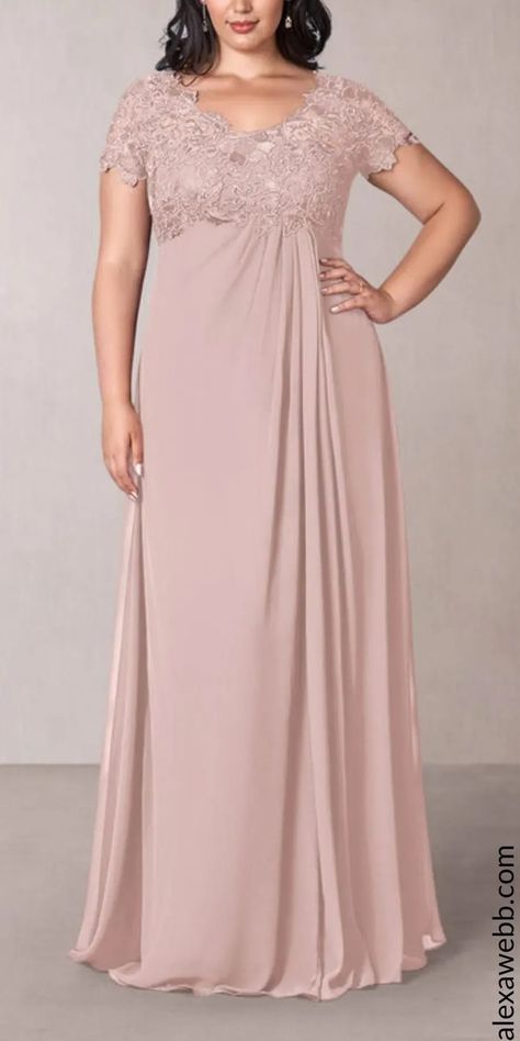 57 Plus Size Mother of the Bride Dresses - Alexa Webb - These gorgeous plus size gowns are perfect for mother of the bride or mother of the groom! Wedding Gown For Mother Of The Bride, Mother’s Gown For Wedding, Mother Of The Bride Gowns Plus Size, Grooms Mother Dresses Plus Size, Dress For Mom Of The Bride Plus Size, Evening Gowns For Plus Size Women Gorgeous Dress, Madrina Dresses Quinceanera Plus Size, Long Dress Design For Plus Size, Mother Of The Bride Dresses For Larger Women