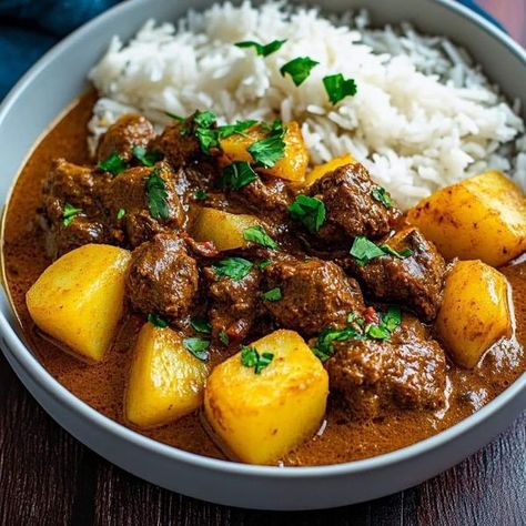 Tasty soul food Recipes 👑😋😋 | 🍛 Caribbean Beef Curry with Potatoes 🍛 | Facebook Curry With Potatoes, Easy Baked Chicken Thighs, Easy Chicken Tetrazzini, Jamaican Curry Powder, Pasta Salad Ingredients, Best Pasta Salad, Lamb Curry, Beef Curry, Marinated Beef