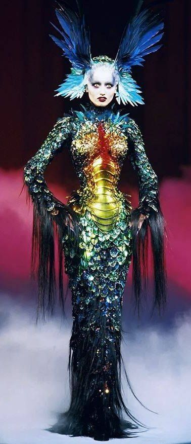 Thierry Mugler's Chimaera gown Weird Fashion Trending, Fashion Design Inspiration, Ugly Dresses, 다크 판타지, Weird Fashion, Thierry Mugler, Avant Garde Fashion, Cat Walk, Fashion Costume