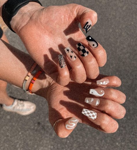 Trendy Western Nails, Nashville Nails Ideas Spring, Cute Concert Nails, Morgan Wallen Concert Nails, Luke Combs Nails, Morgan Wallen Nail Ideas, Rap Concert Nails Ideas, Motocross Nails, Nails For Concert