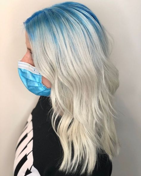 Teal Roots Blonde Hair, Blonde Hair With Colored Roots, Coloured Roots Blonde Hair, Blue Hair Blonde Highlights, Platinum Blonde Hair With Color Pop, Blue Roots Hair, Blue Roots Blonde Hair, Blue And Blonde Hair, Blue Blonde Hair